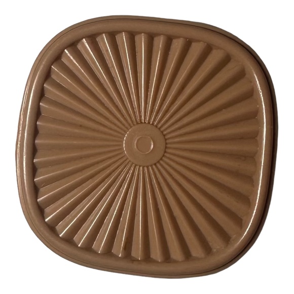 Tupperware Vintage Dusty Rose Pink Canister Lid Magnet - Picture 1 of 2